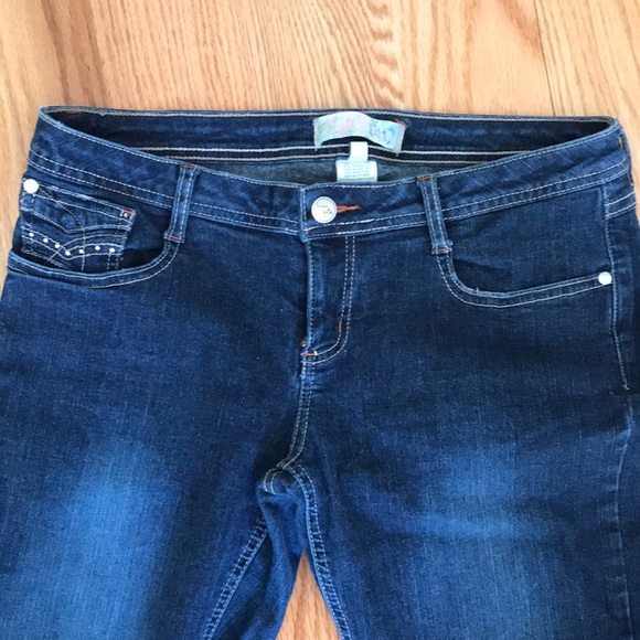 Tyte Jeans Embellished Low Rise Junior Jeans Size 11 Denim Blue Straight Leg - Picture 5 of 6